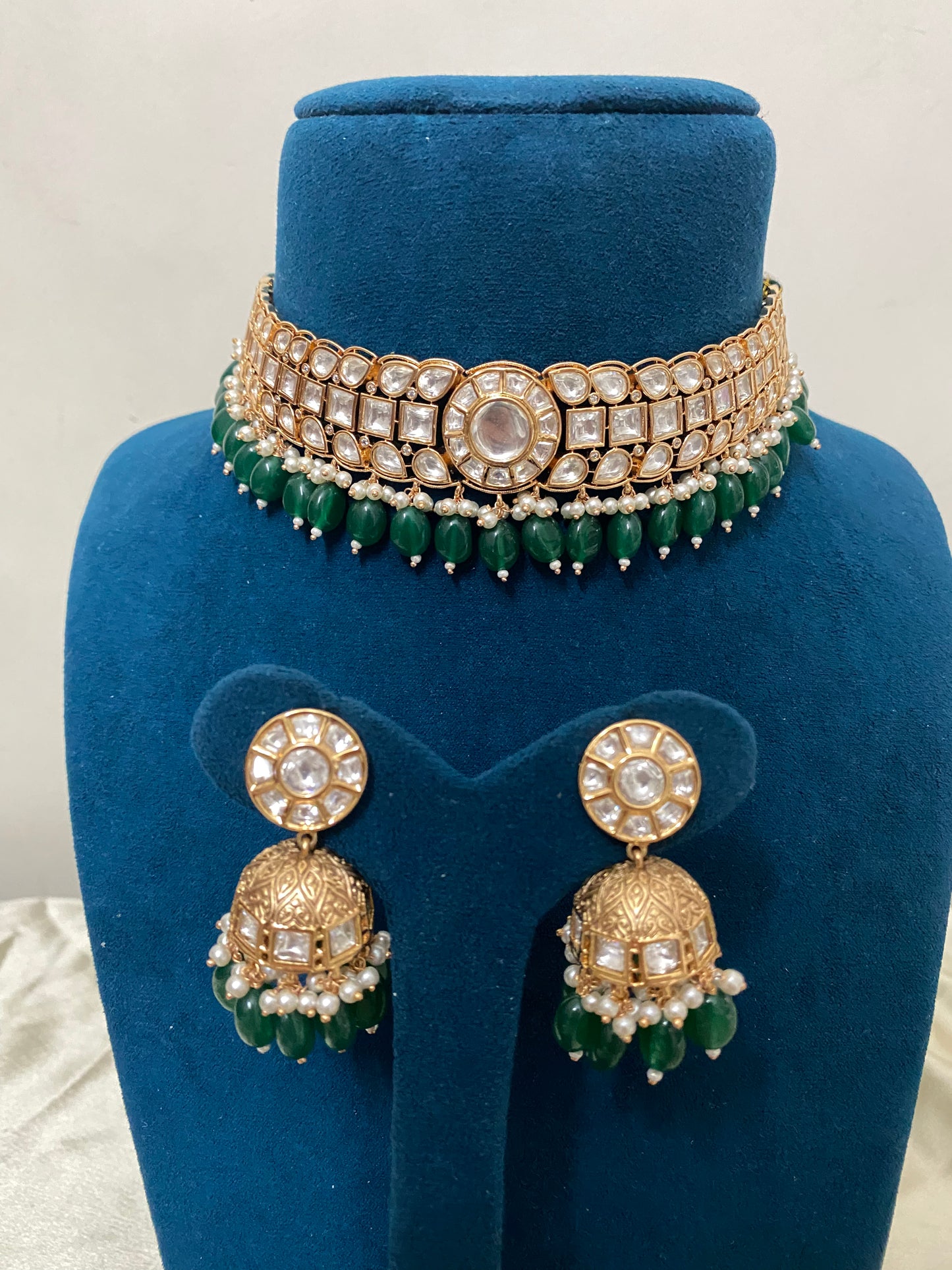 Nisha kundan choker set