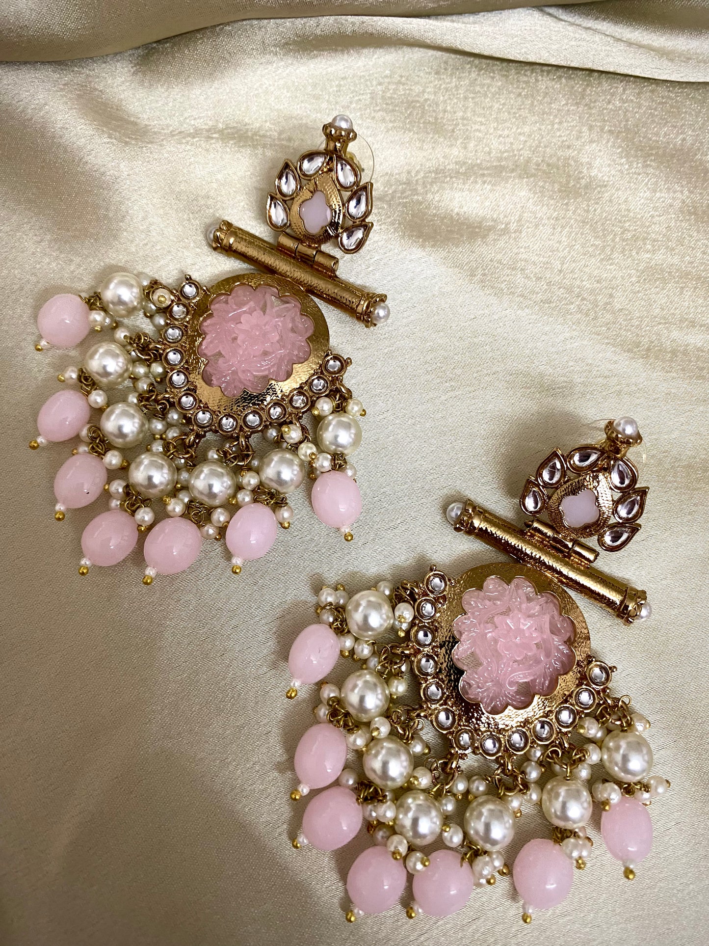 Gulabi Soha Earrings