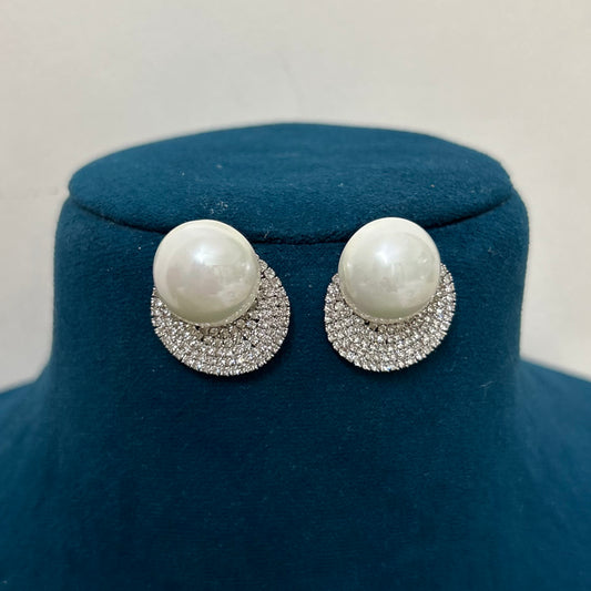 Milky Shine Earrings