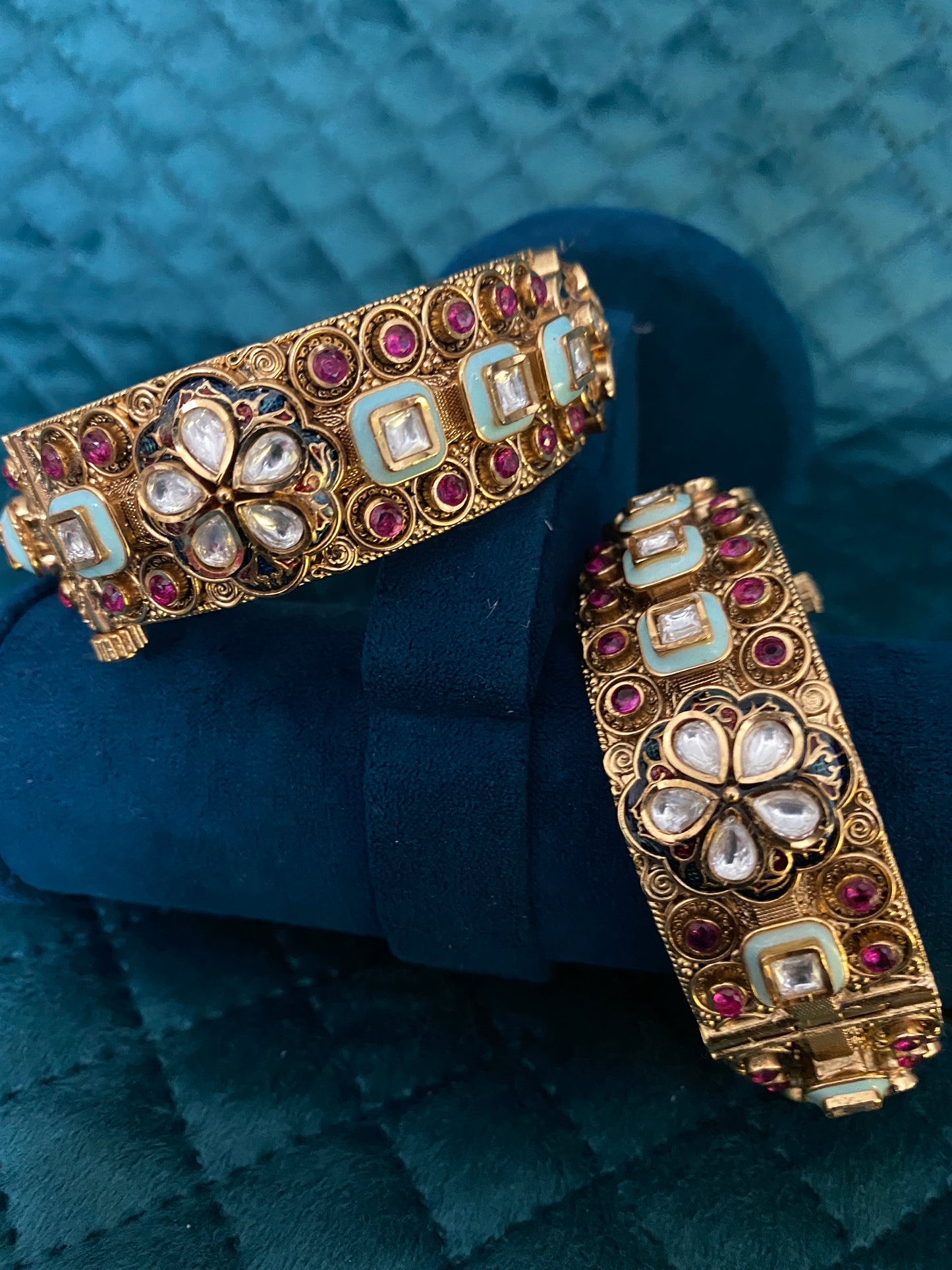 Kundan parijaat bangles