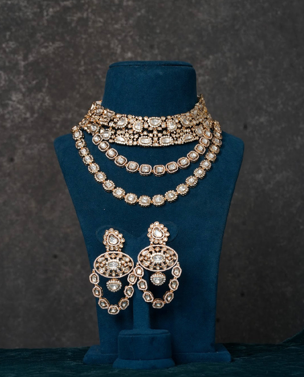 Parama Kundan set