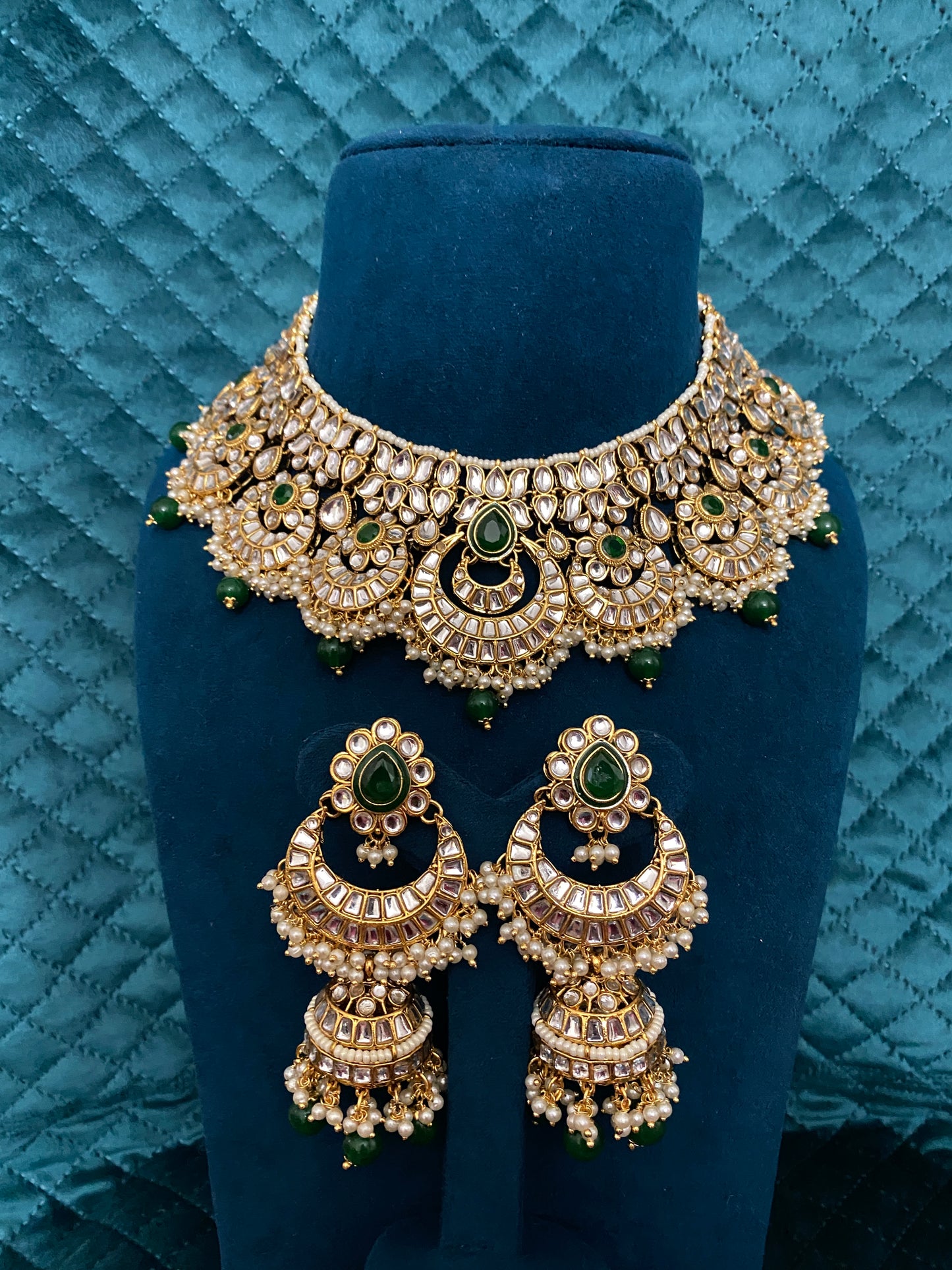 Bani Necklace Set