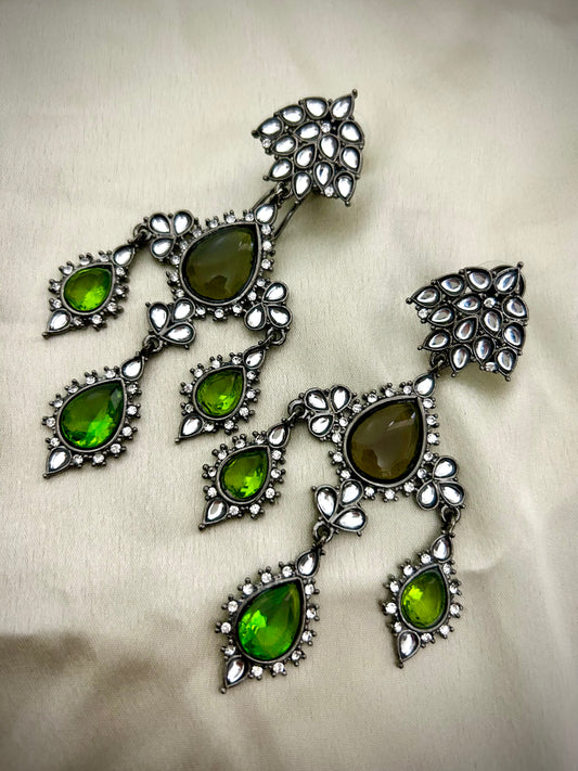 Olive Kundan Minar Earrings