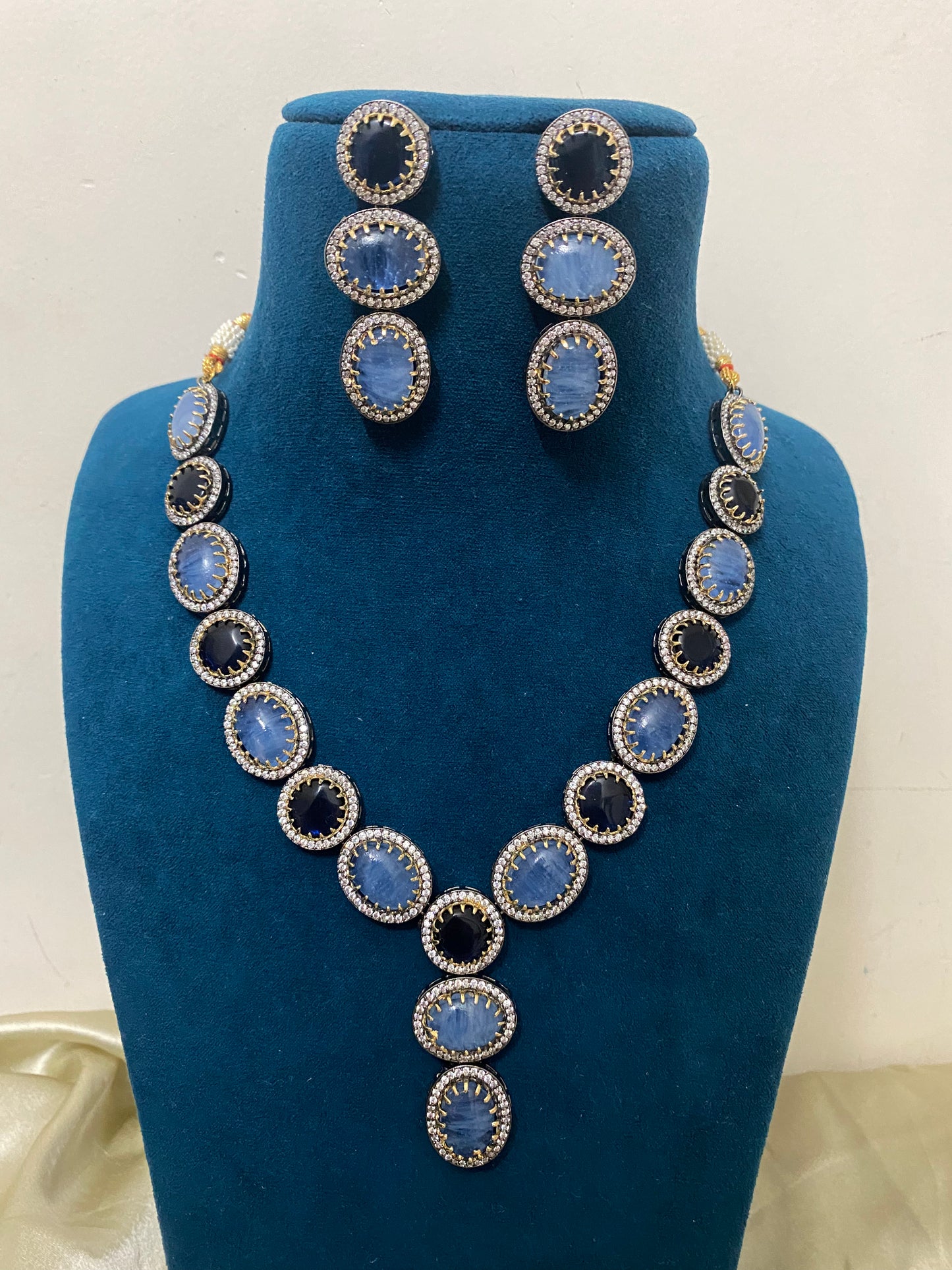 Nalini Necklace set