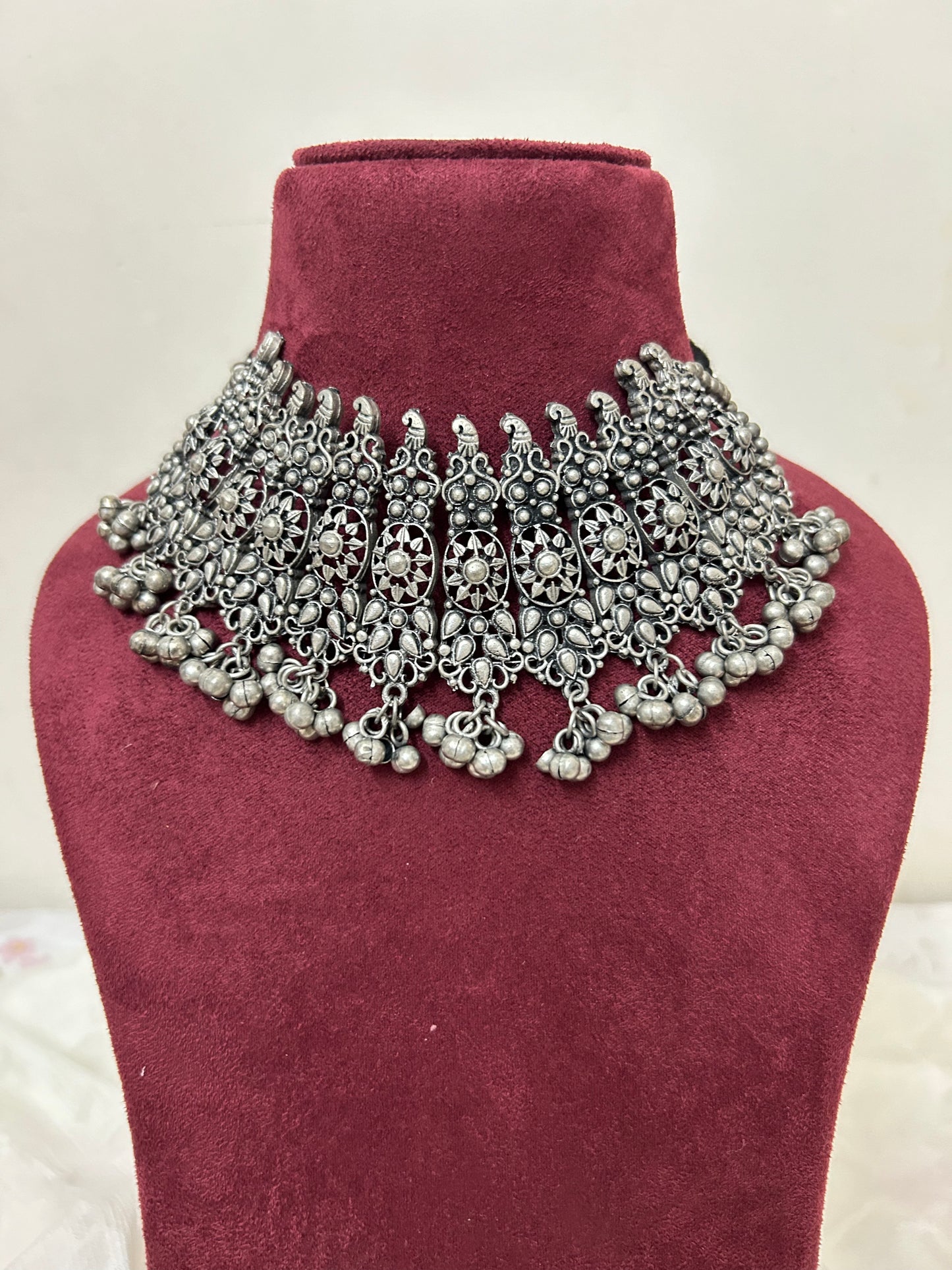 Kismaat Choker