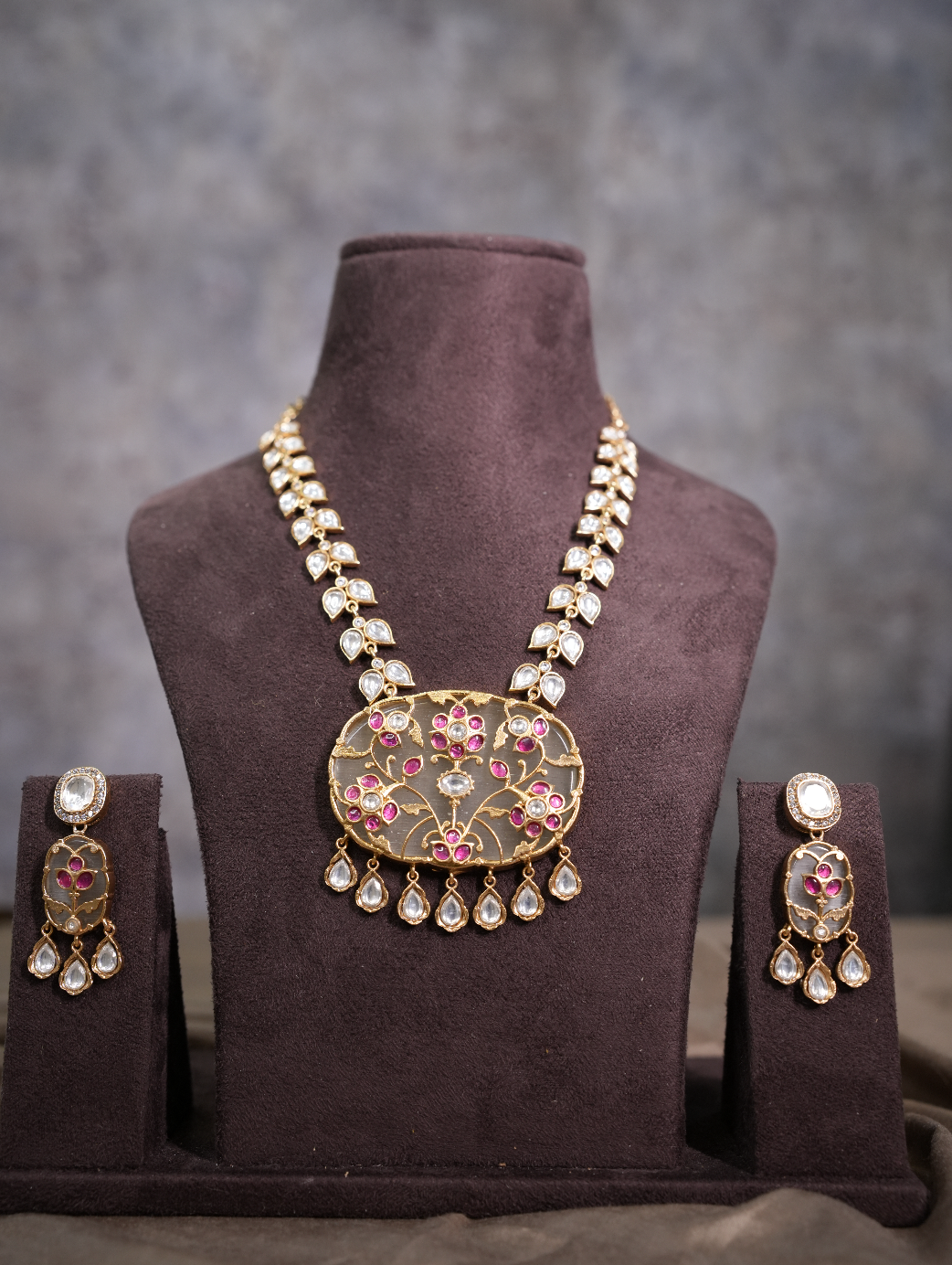 Basuri Kundan Necklace set